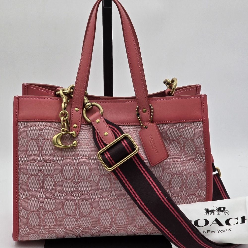 💥NWT💥 Coach Field Tote 30 In Signature Jaquard, Taffy Taffy